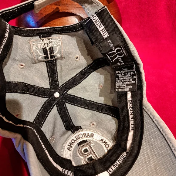 Robin Ruth Barcelona Gray Cap - Picture 4 of 4